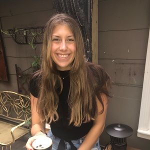 Meet your Posher, Danielle